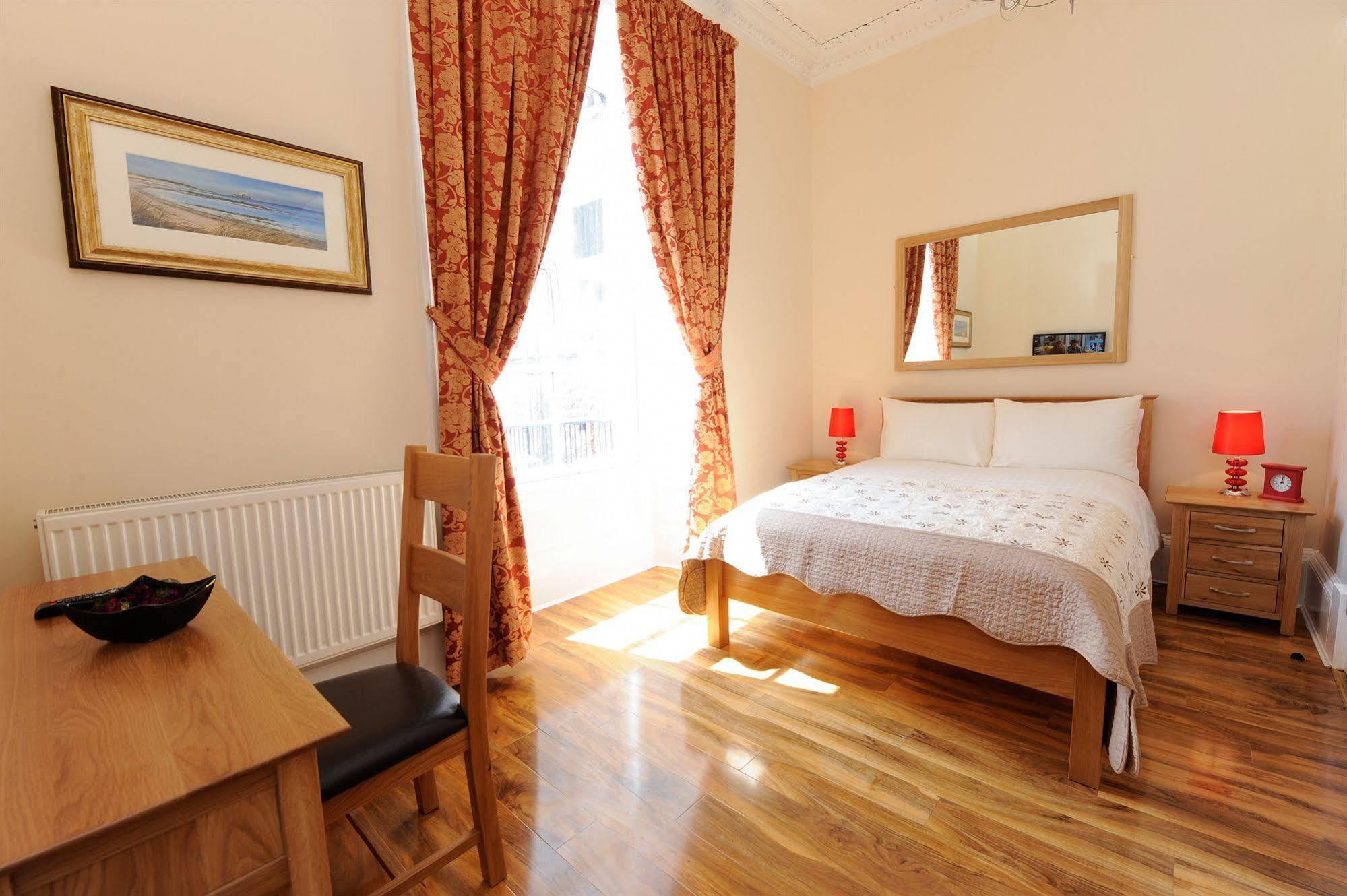 Edinburgh City Suites Exterior foto