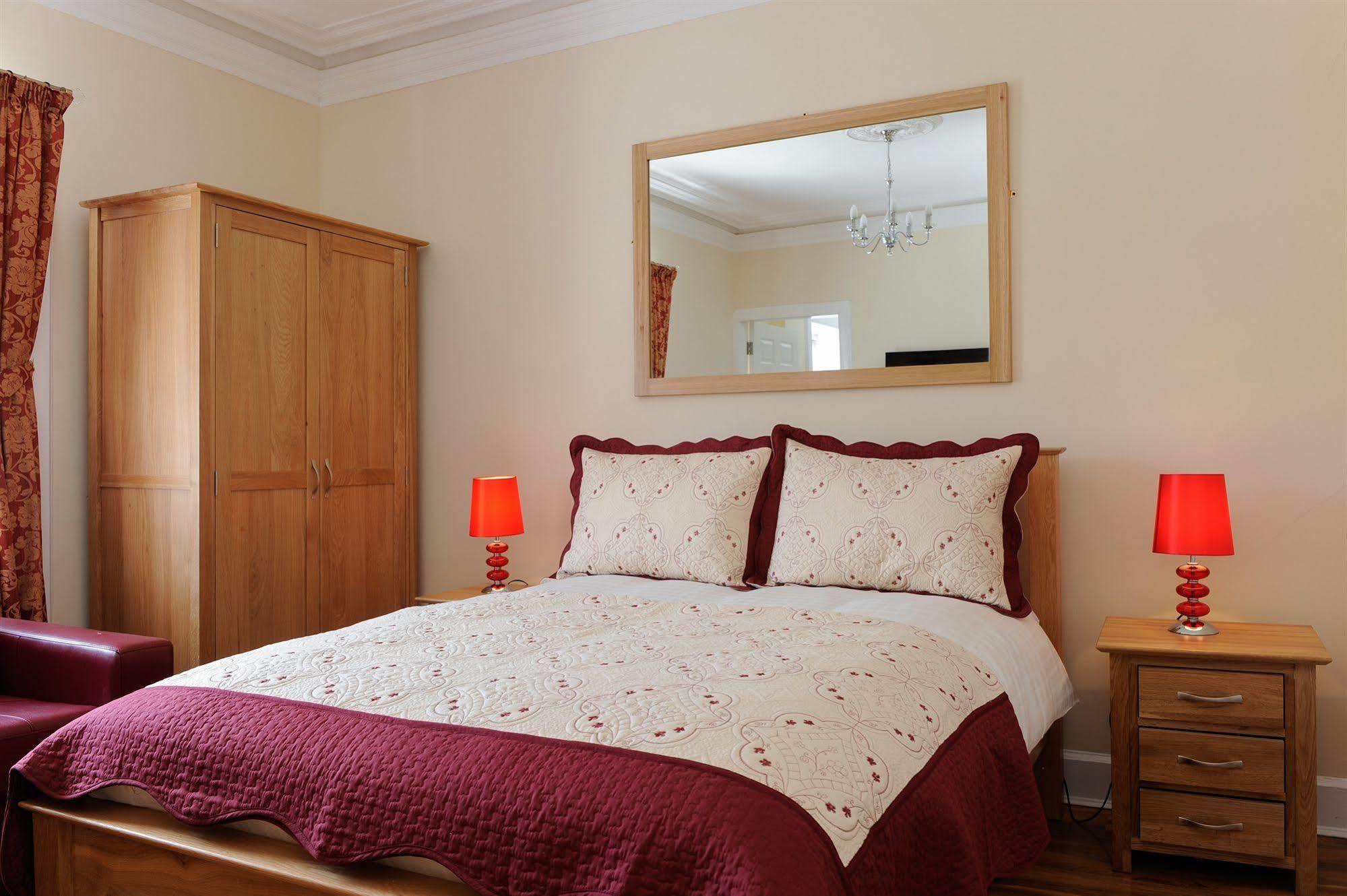 Edinburgh City Suites Exterior foto